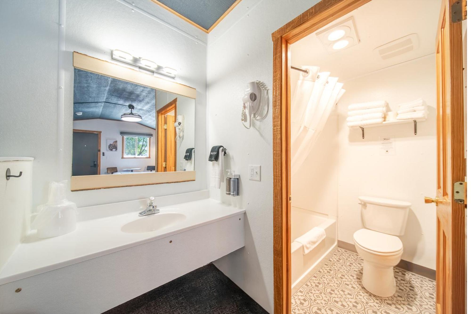 Hansen Inn & Cabins Уолл Экстерьер фото