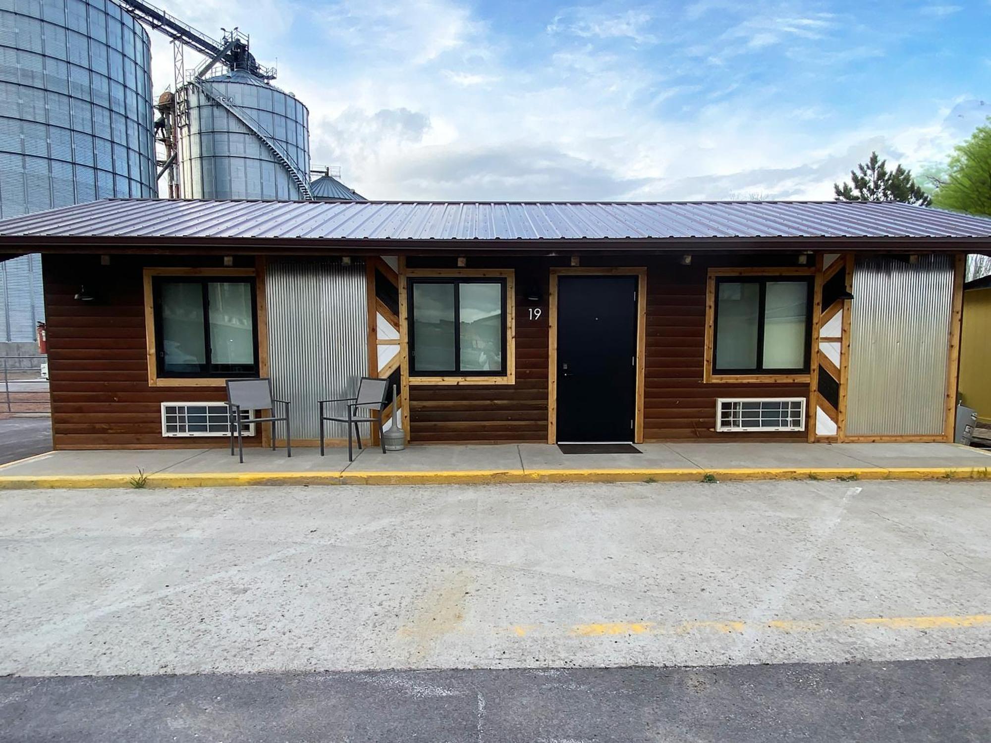 Hansen Inn & Cabins Уолл Экстерьер фото