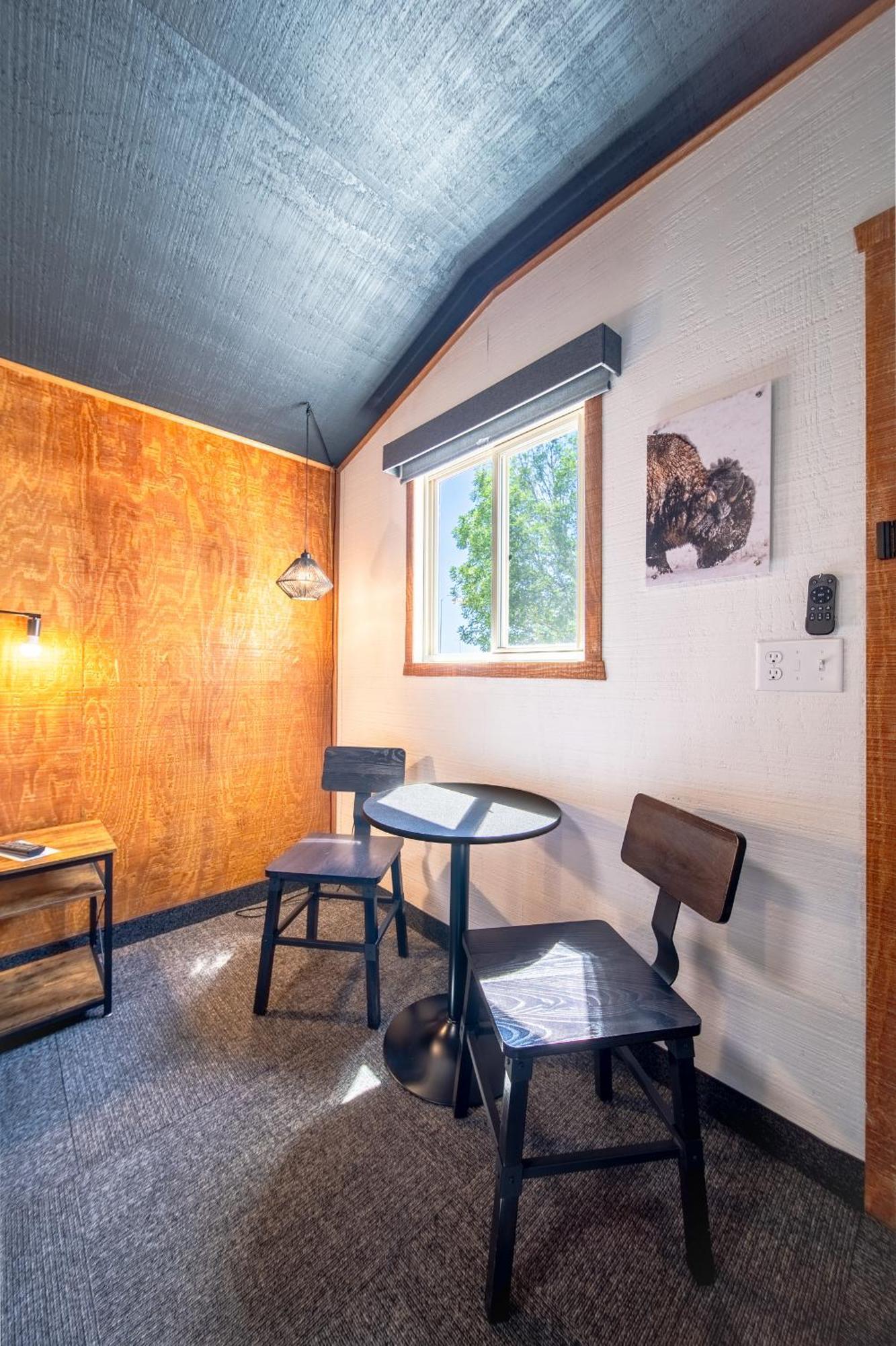 Hansen Inn & Cabins Уолл Экстерьер фото